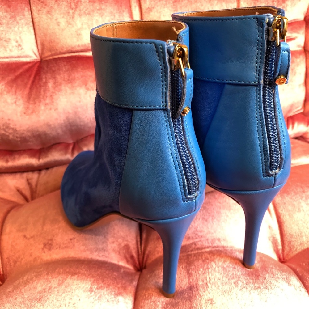 BCBGMaxAzria Booties💙🏷 - Picture 7 of 7